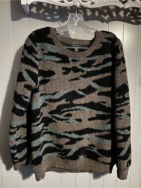 Barefoot dreams cozy chic camo sweater
